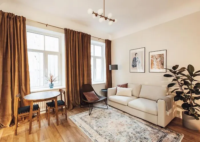Newly Renovated Cozy 2 Bedroom Apartment
