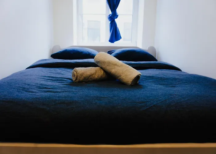 Lighthouse Hostel & Rooms