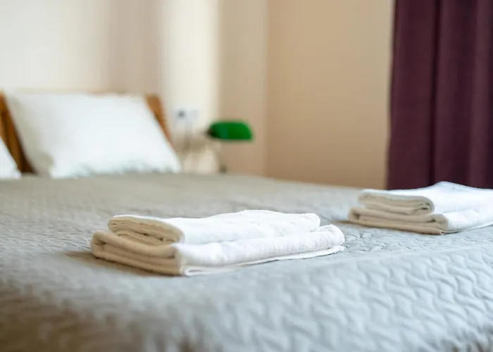 Modern City Stay - New Central Fully Equipped