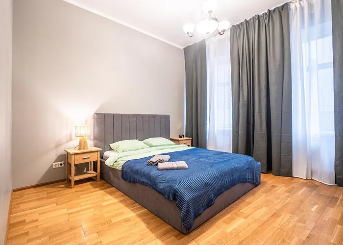 Spacious 2Br For 8 Guests, Quite Centre, Art Nouveau Riga Area