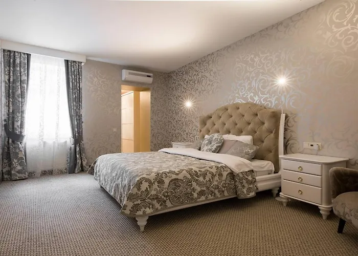 Luxury And Romance In Old Town