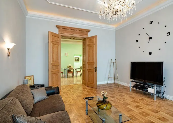 Old Riga 2 Bedroom Vecpilsetas Street Apartment