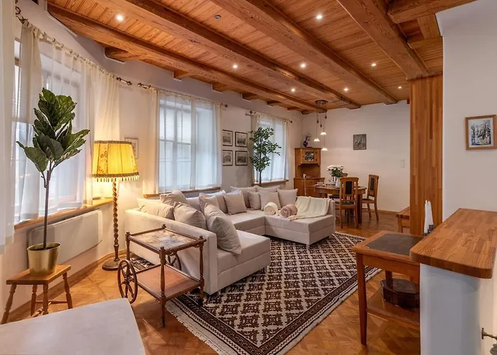 Vintage Old Town Apartment