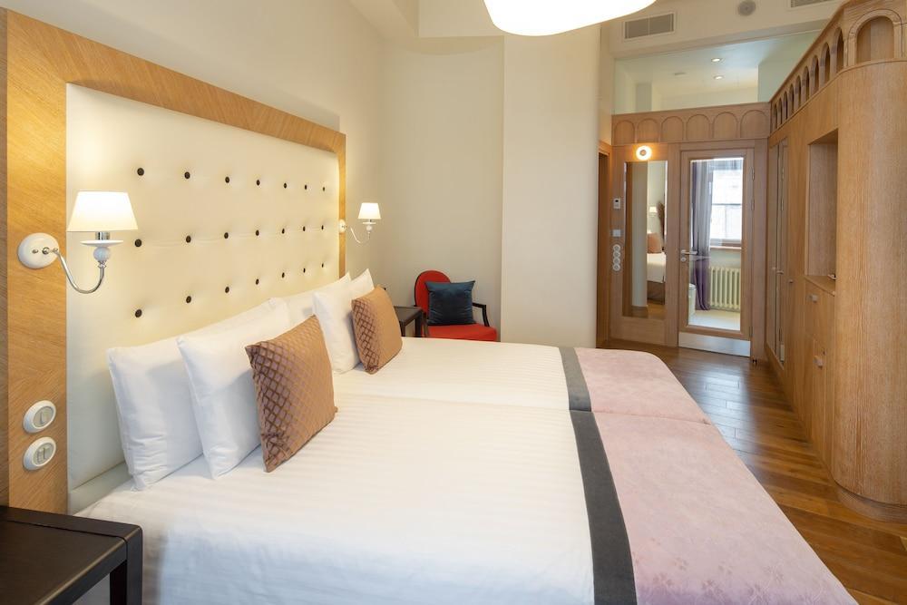 Dome Hotel 5*