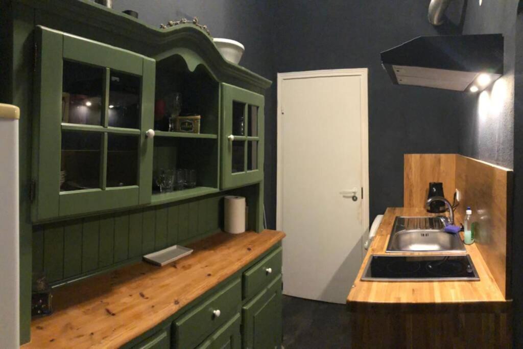 2 In The Heart Of Old Apartment