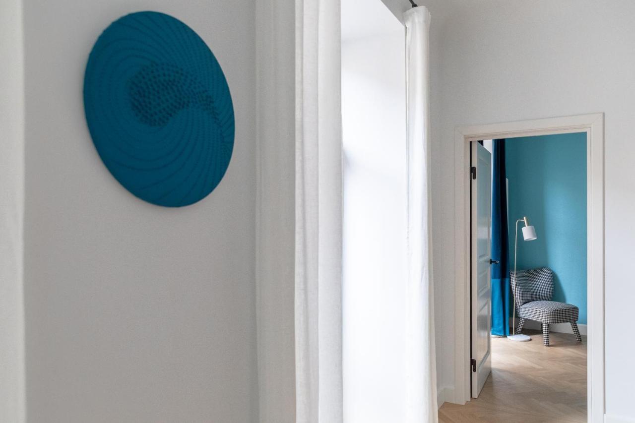 Miro French - Quiet Chic, Free Private Parking *