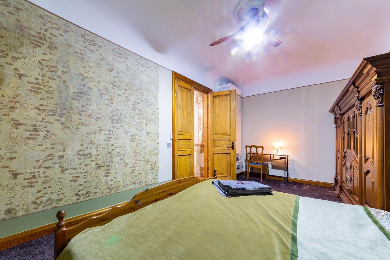 Ancient Storie's Ap 65sqm Renovated Free Parking Apartment Riga