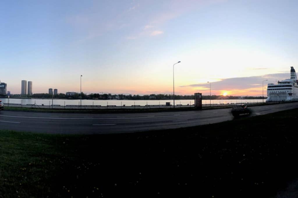 New Comfortable Nearby Promenade In 5 Minutes From Old Town Of Riga.