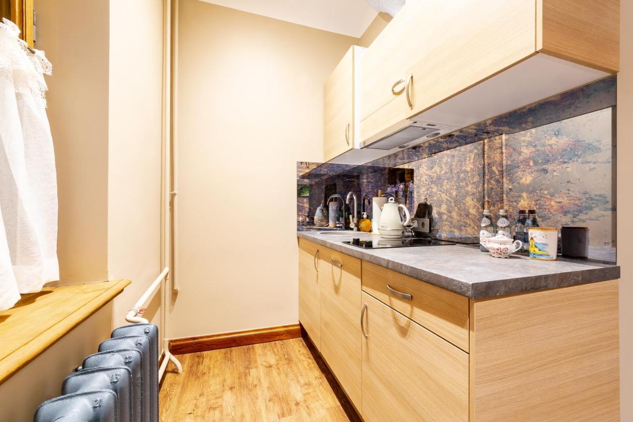 Ancient Storie's Ap 65sqm Renovated Free Parking Riga
