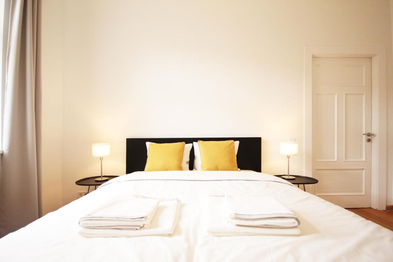 Quiet And Spacious In Historic Căn hộ