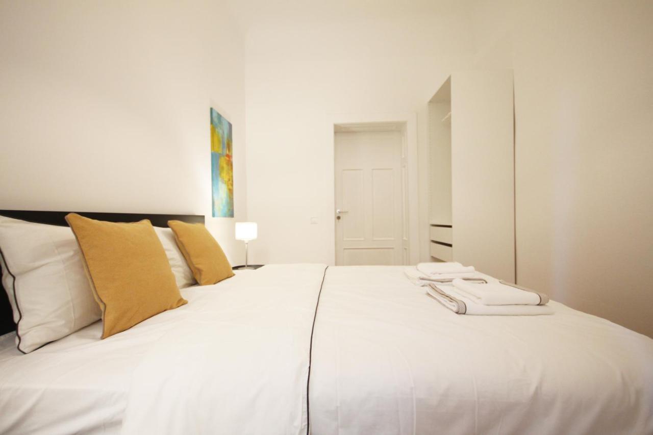 Quiet And Spacious In Historic Huoneisto