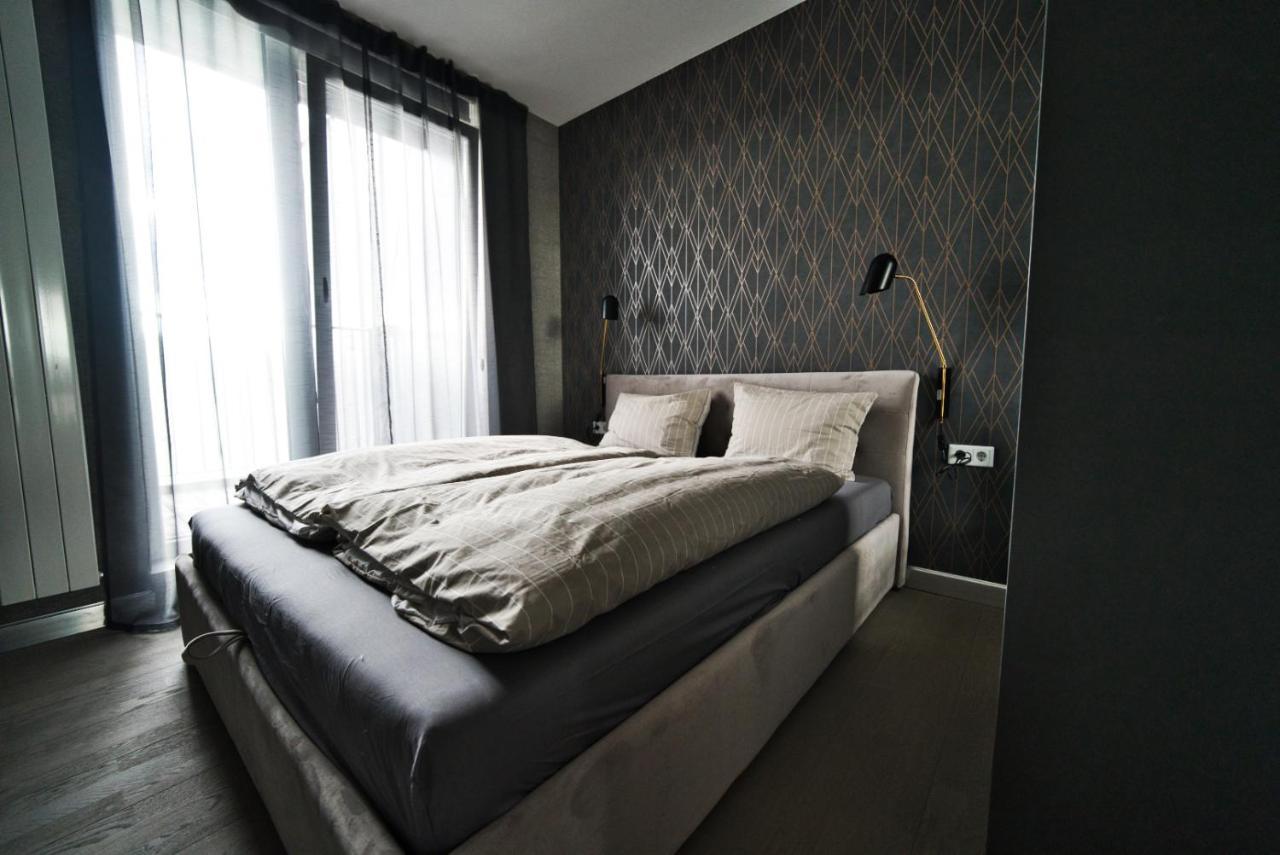 Urban Oasis: Fitness-focused With Views Dzīvoklis