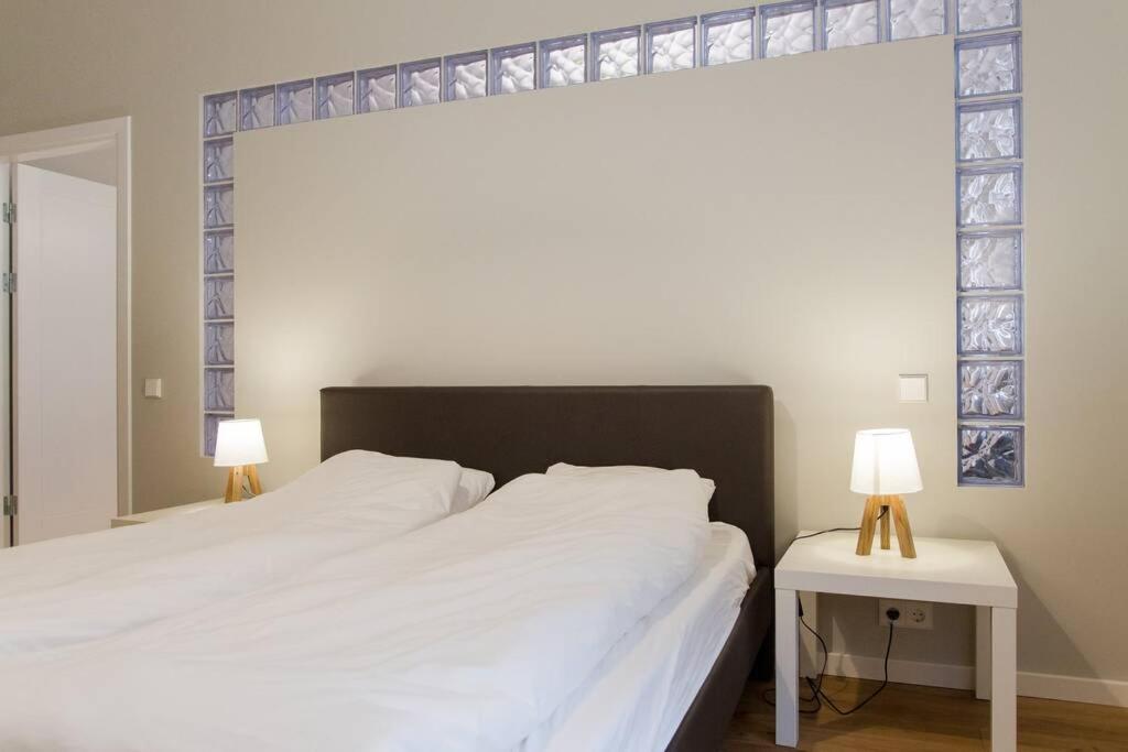 Modern & Spacious 80m2 In Old Town Riga