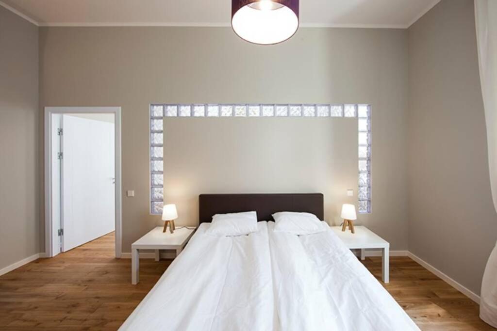 Modern & Spacious 80m2 In Old Town *