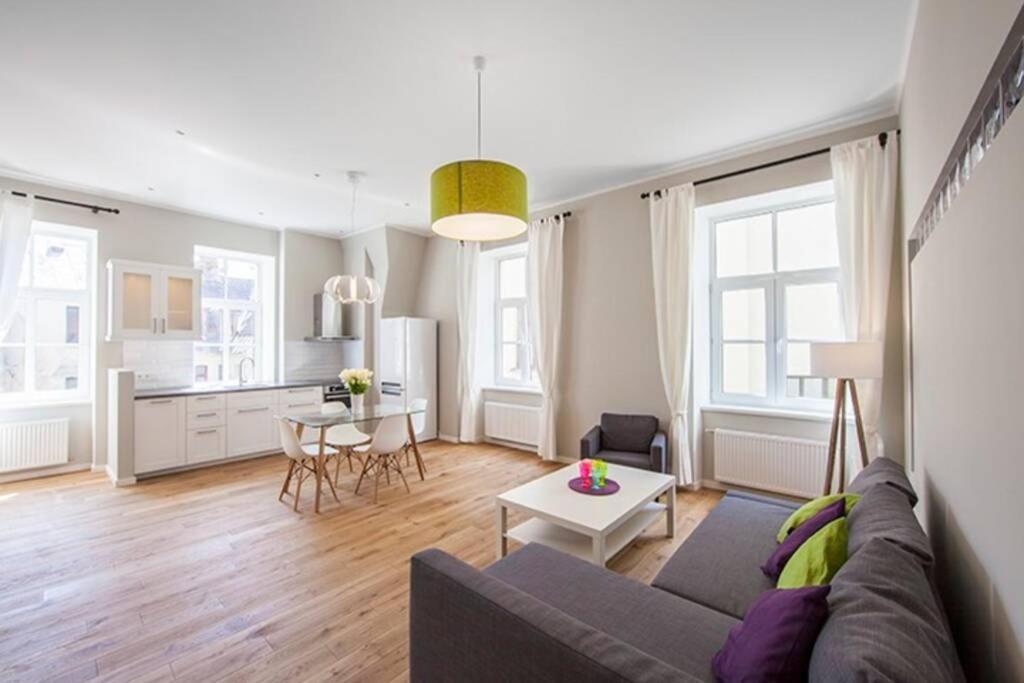 Apartment Modern & Spacious 80m2 In Old Town *