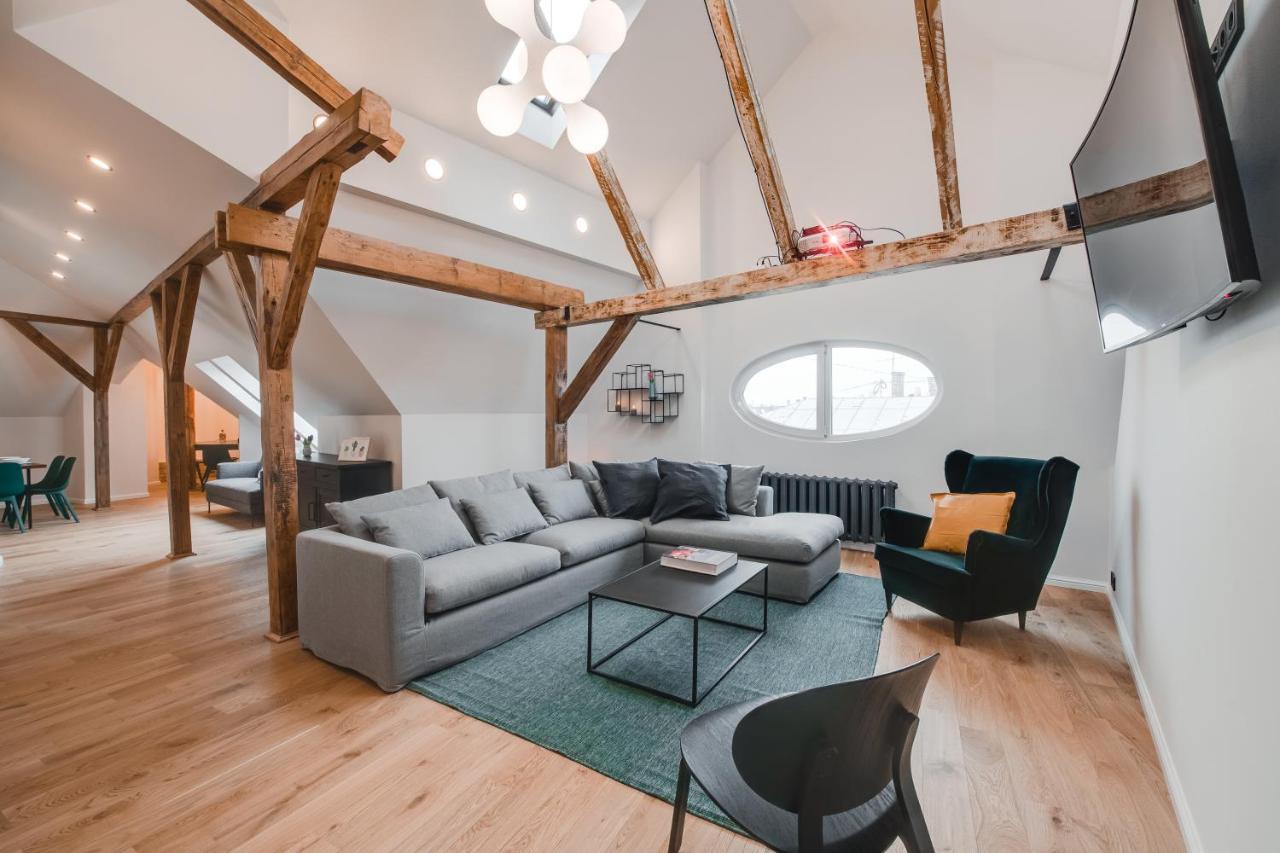 Big Design - Sleeps 12 - Location Apartment Riga