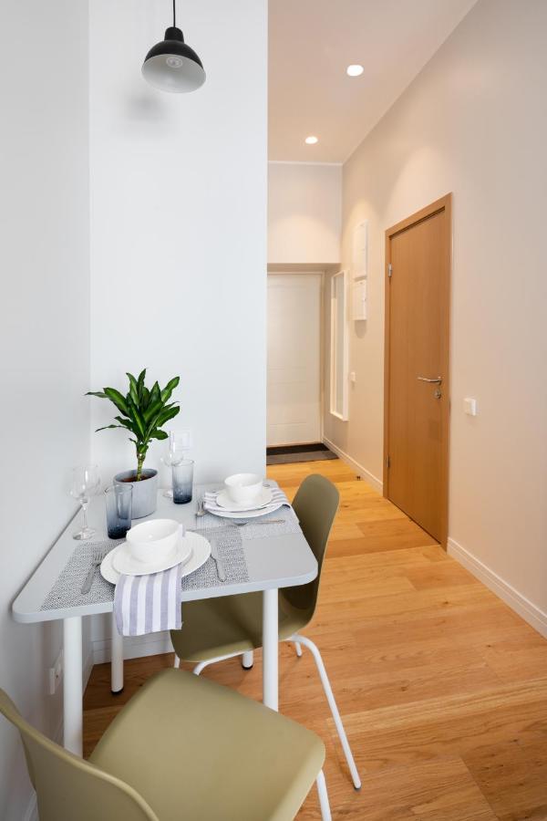 Modern Design In Center Butas