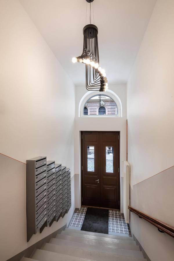 Modern Design In Center *