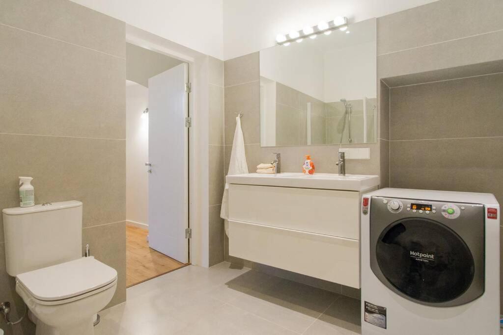 Apartment Modern & Spacious 80m2 In Old Town Riga