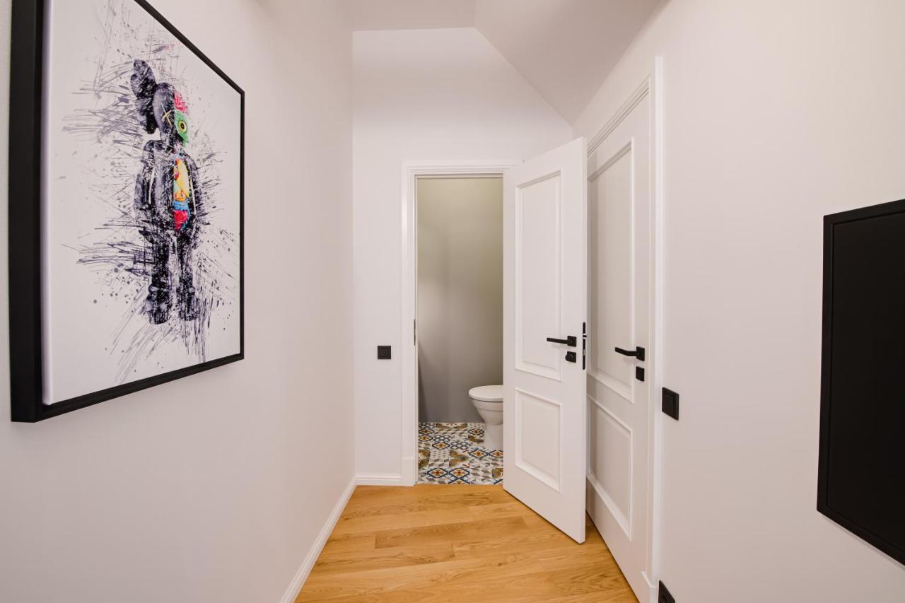 Big Design - Sleeps 12 - Location