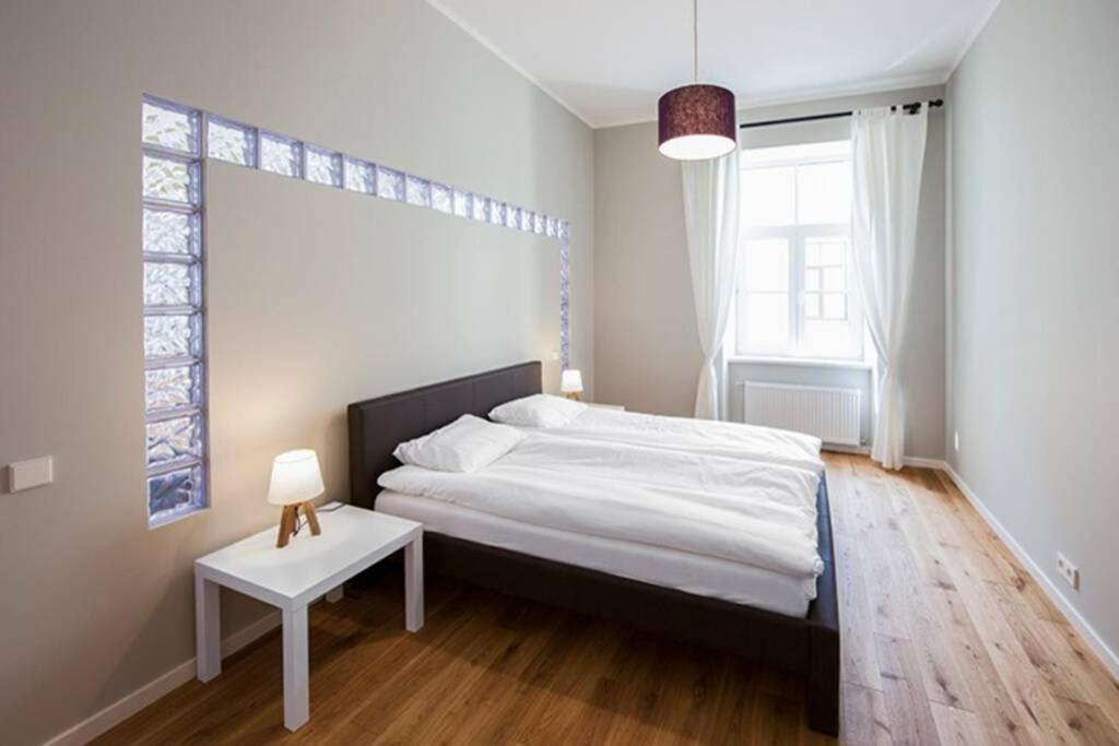 Modern & Spacious 80m2 In Old Town Apartment Riga
