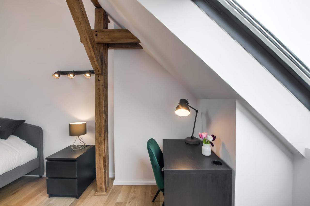 Apartment Big Design - Sleeps 12 - Location