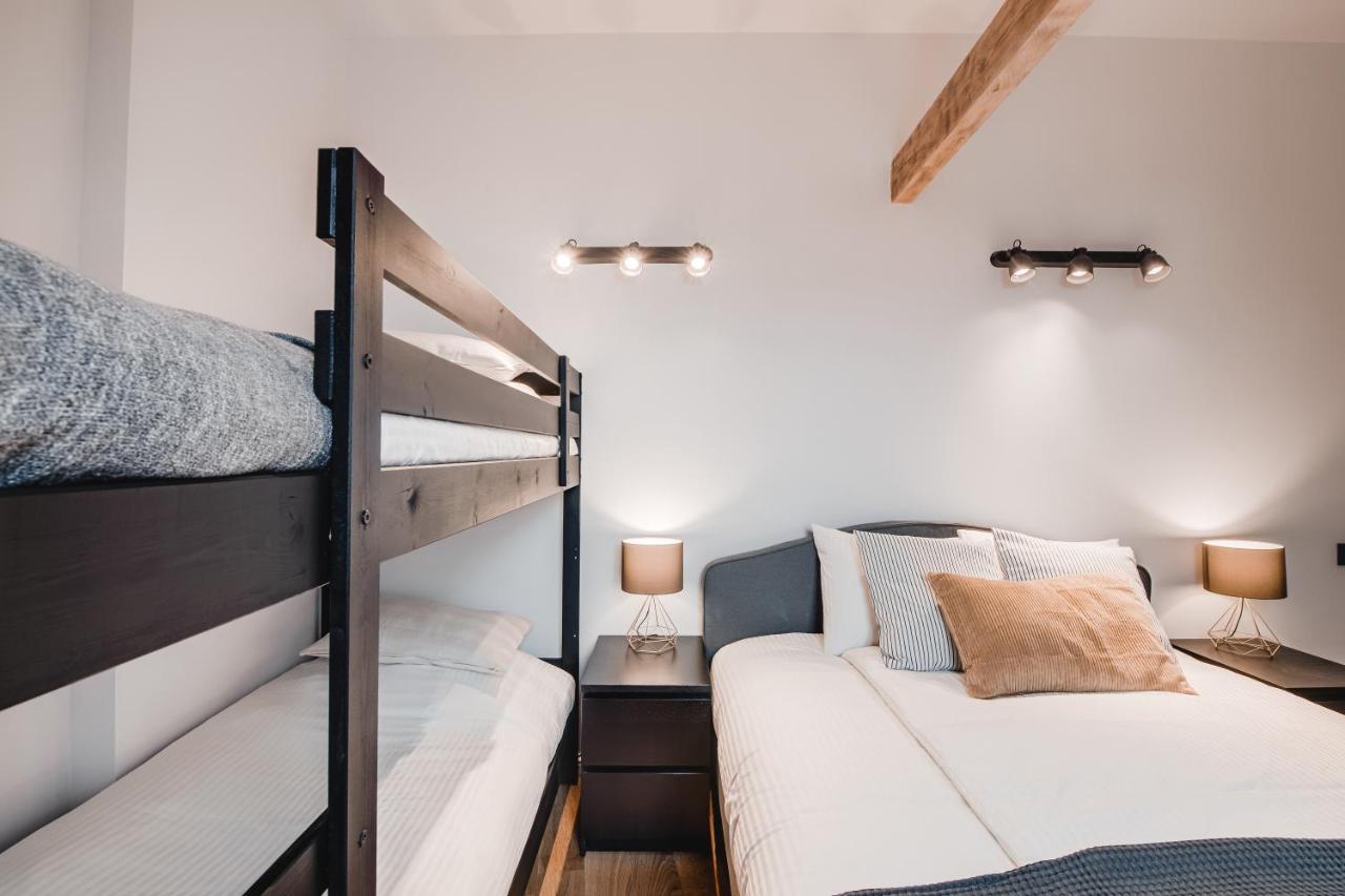Apartment Big Design - Sleeps 12 - Location Riga