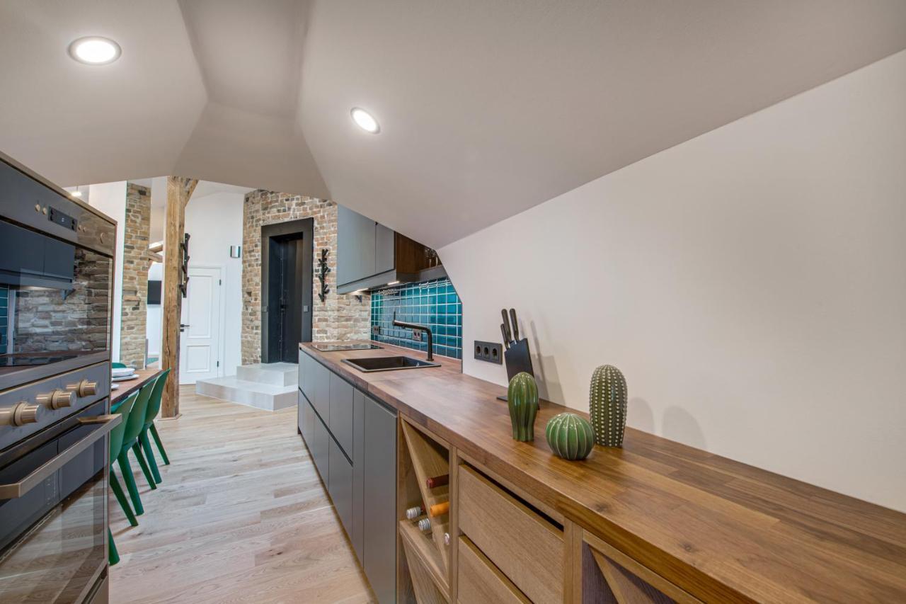 Apartment Big Design - Sleeps 12 - Location Riga