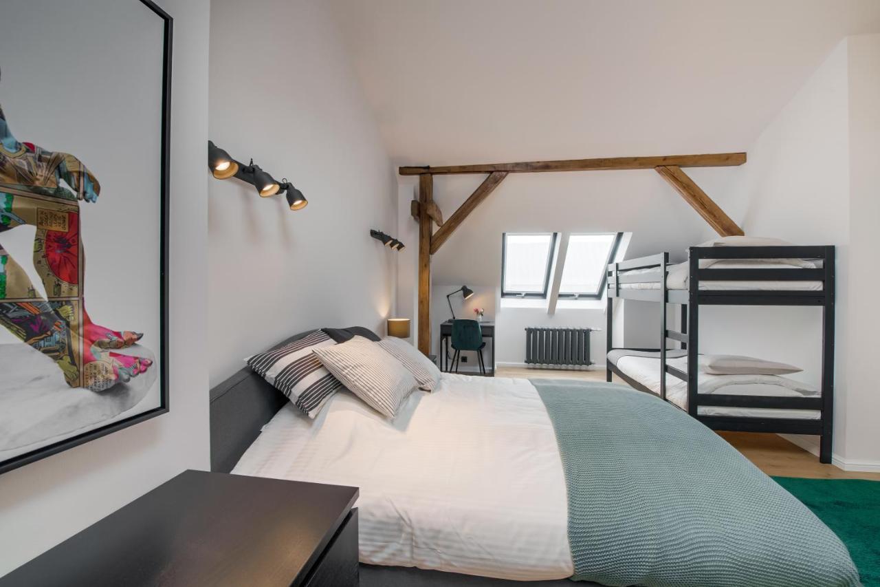 Big Design - Sleeps 12 - Location Apartment