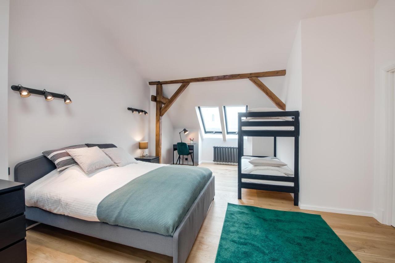 Apartment Big Design - Sleeps 12 - Location Riga