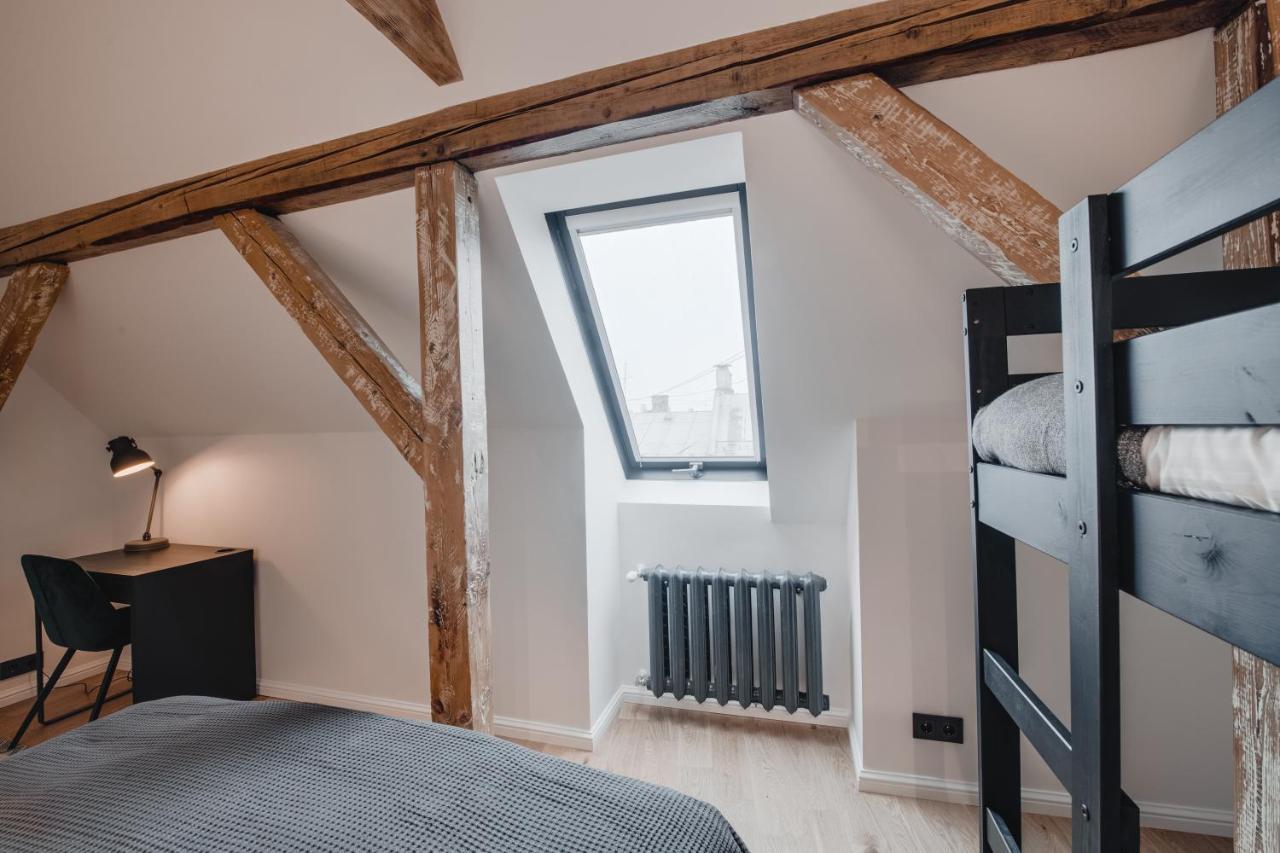 Big Design - Sleeps 12 - Location *
