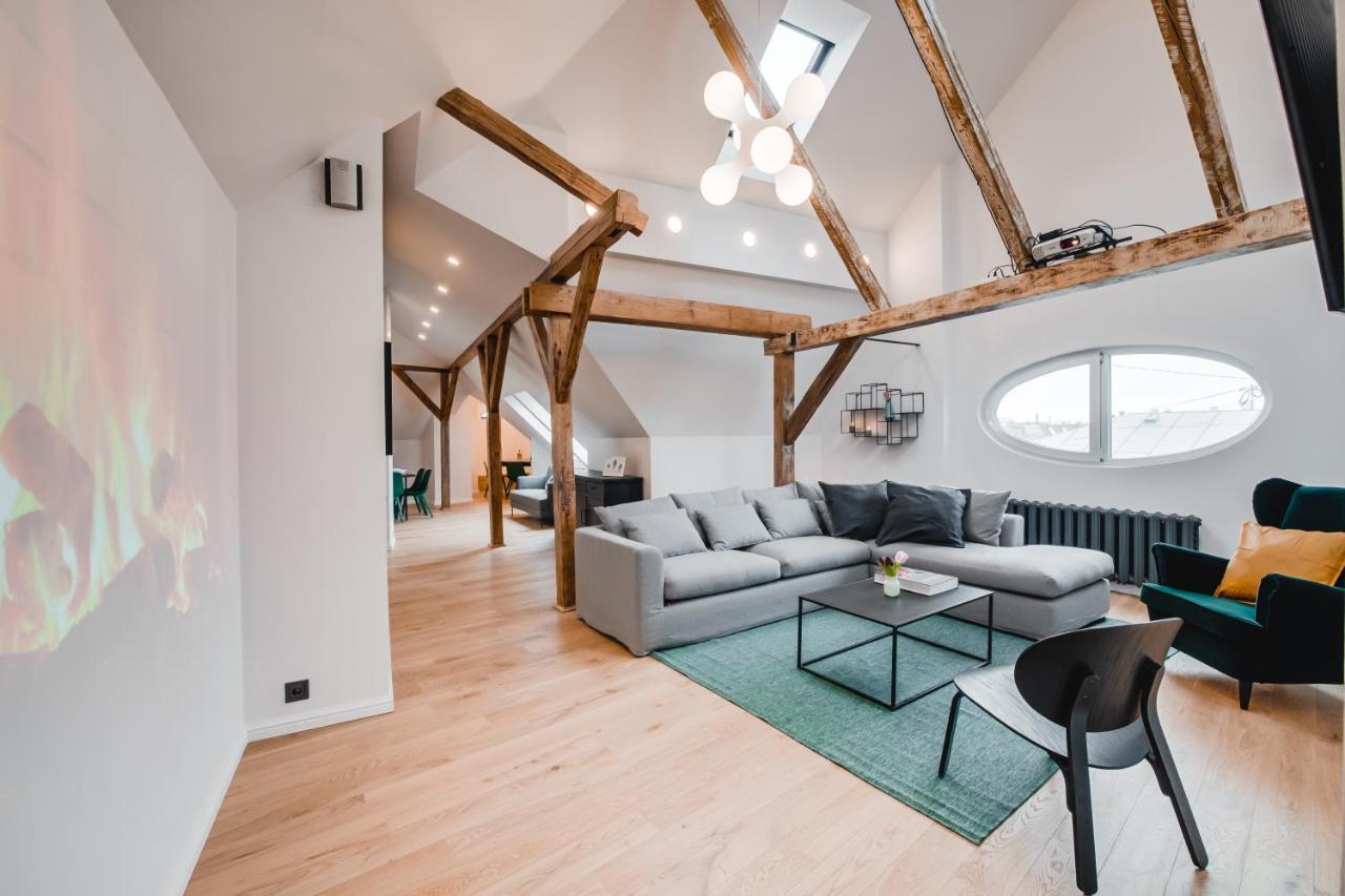 Big Design - Sleeps 12 - Location * Riga
