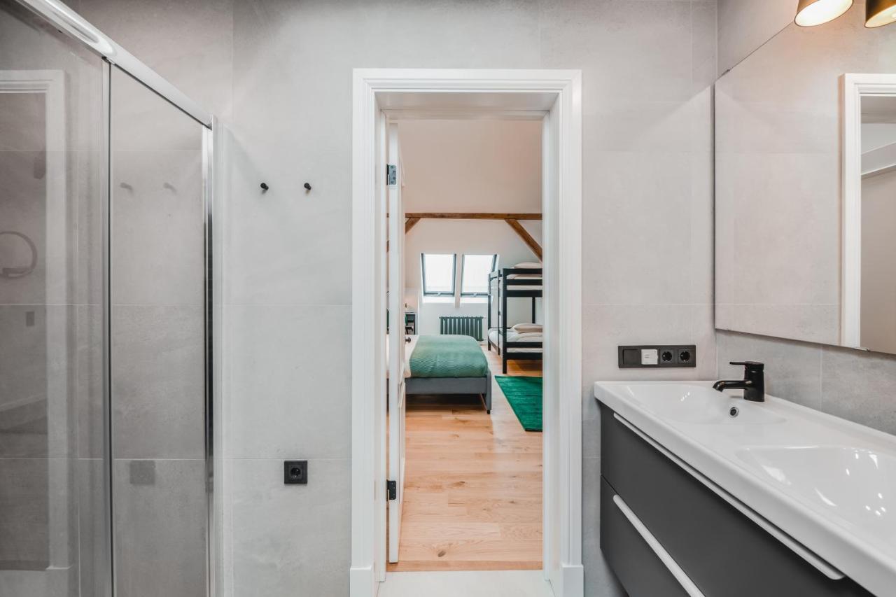 Big Design - Sleeps 12 - Location