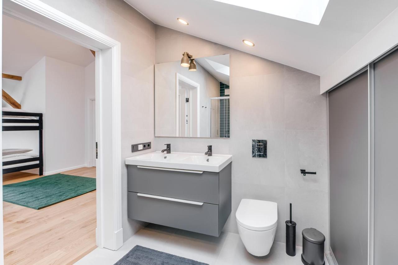 Big Design - Sleeps 12 - Location Apartment Riga