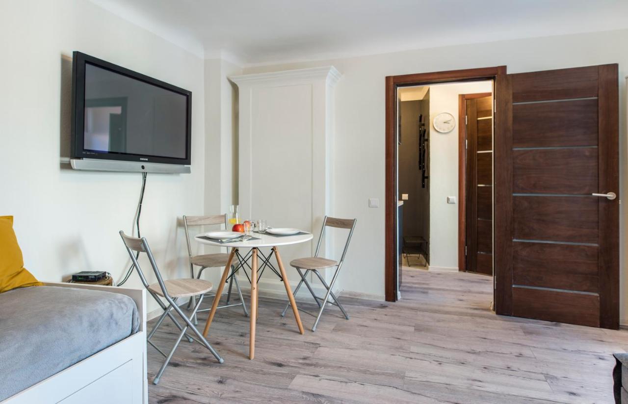 Jelgavas 52 Old Town 5 Min 4 Free Parking Self Check In Out * Riga