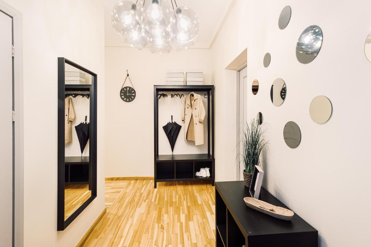 Dzīvoklis Elvis Apartment/11 Beds/6 Bedrooms/riga Old Town Riga