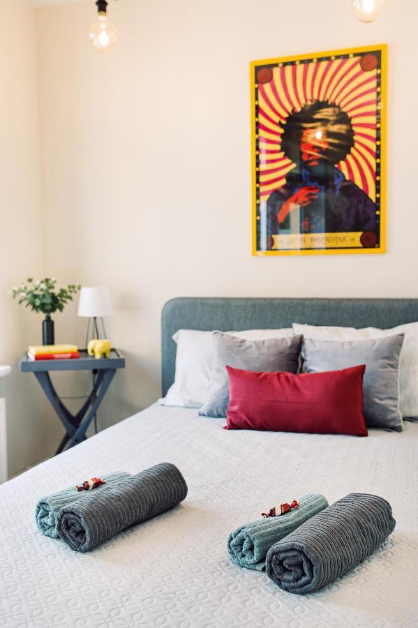 Elvis Apartment/11 Beds/6 Bedrooms/riga Old Town
