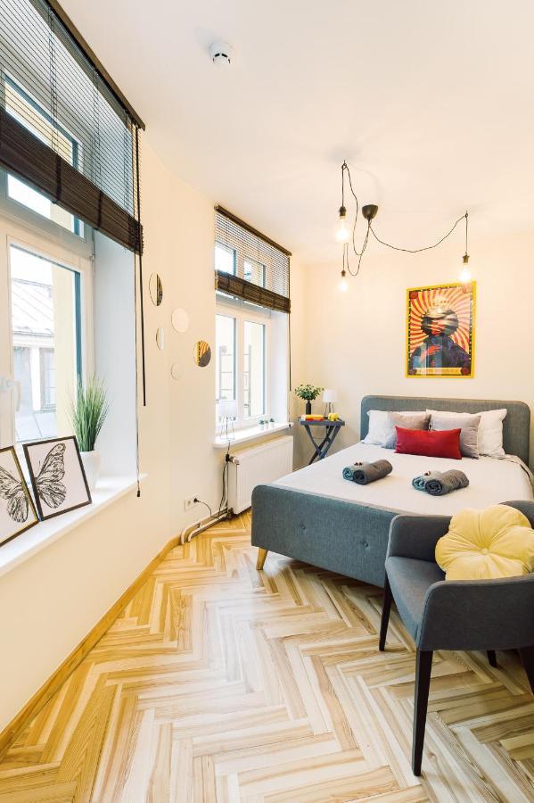 Elvis Apartment/11 Beds/6 Bedrooms/riga Old Town
