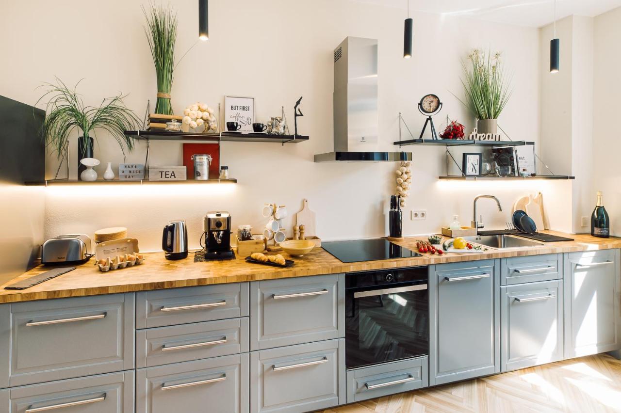 Elvis Apartment/11 Beds/6 Bedrooms/riga Old Town Dzīvoklis *