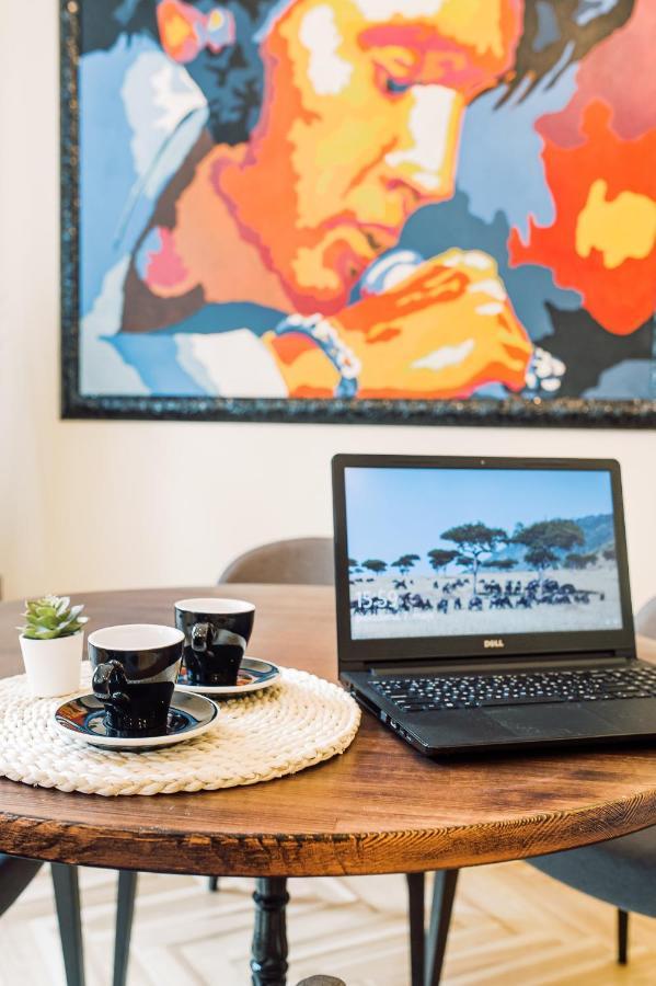 Căn hộ Elvis Apartment/11 Beds/6 Bedrooms/riga Old Town Riga