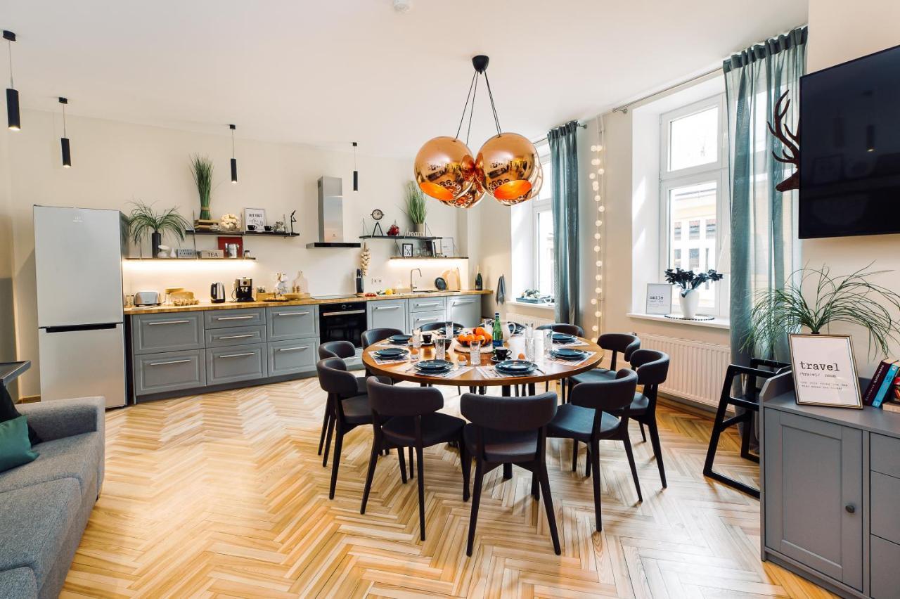Elvis Apartment/11 Beds/6 Bedrooms/riga Old Town