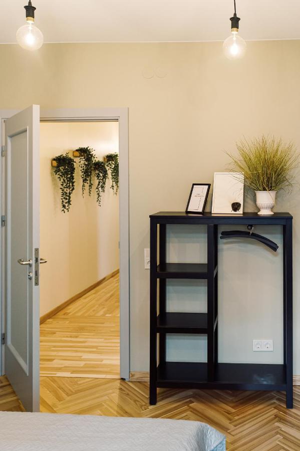 Elvis Apartment/11 Beds/6 Bedrooms/riga Old Town Dzīvoklis