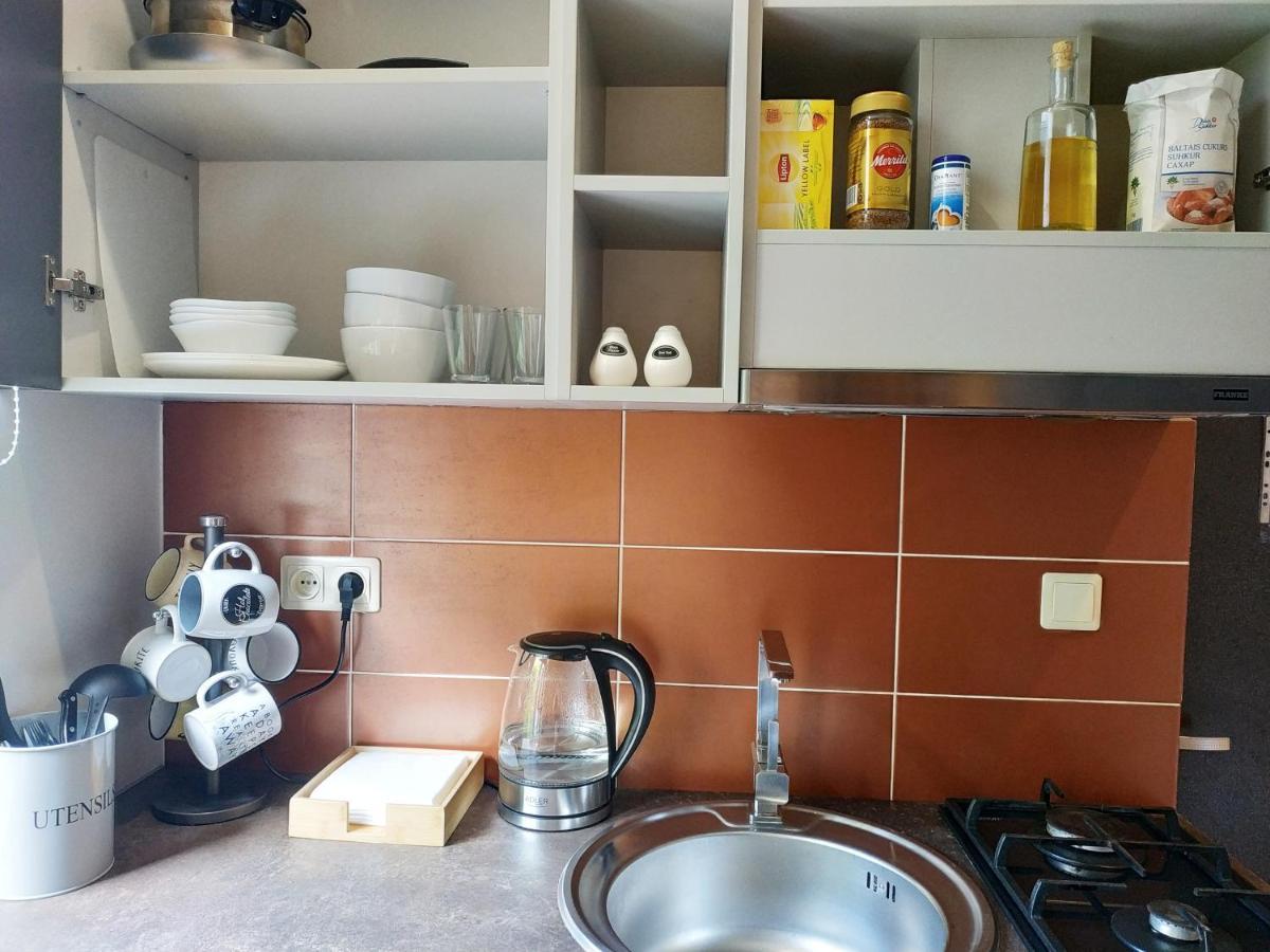 Tiny Non-smoking Caka & Free Parking Apartment *