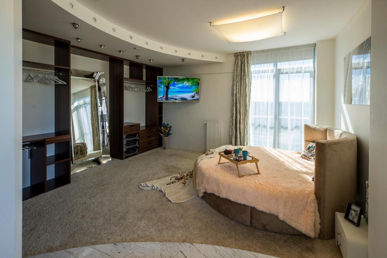 Skyhouse Private Penthouse And Riga