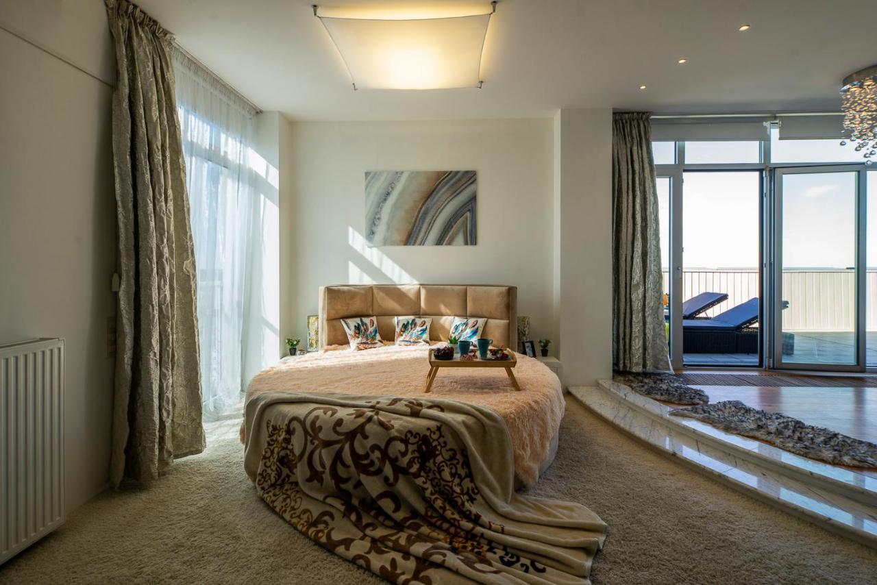 Skyhouse Private Penthouse And Apartment Riga