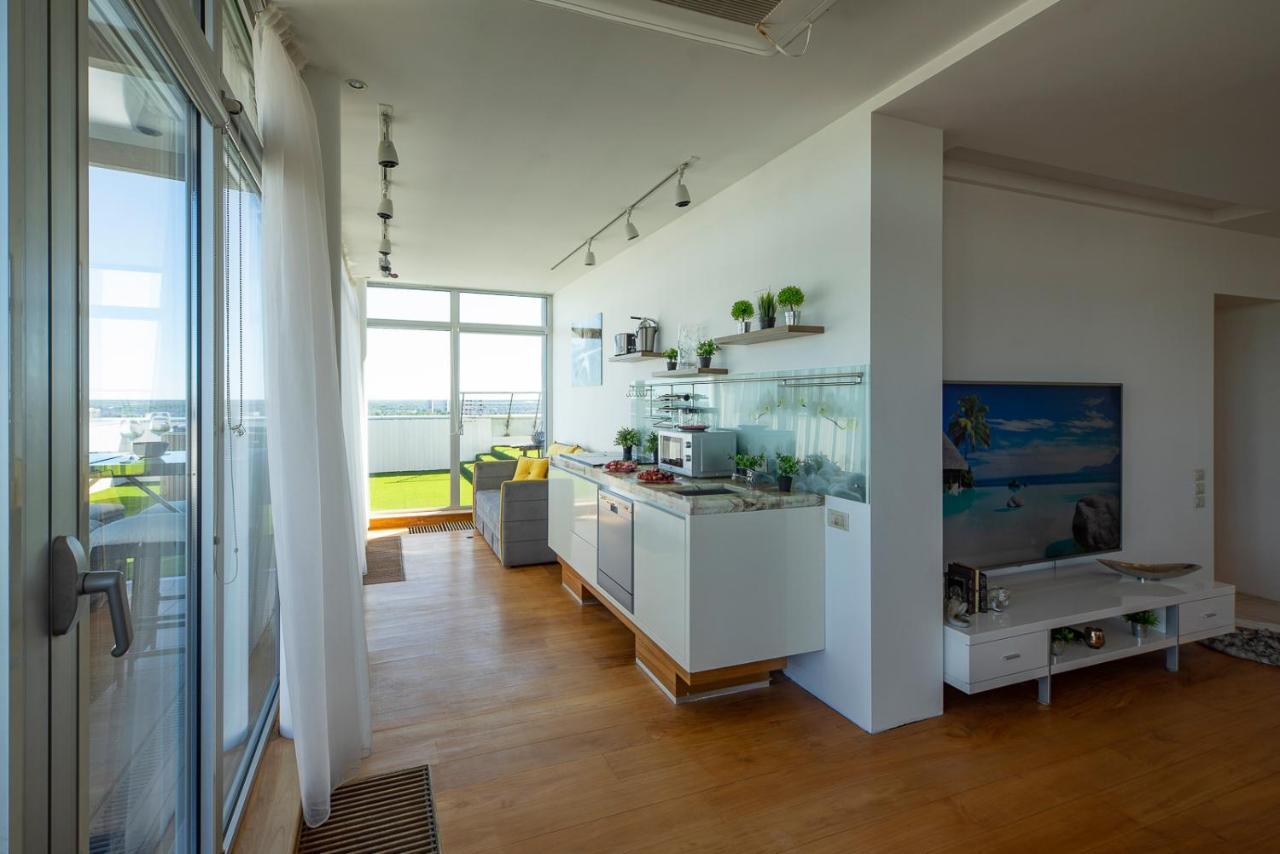 Skyhouse Private Penthouse And * Riga