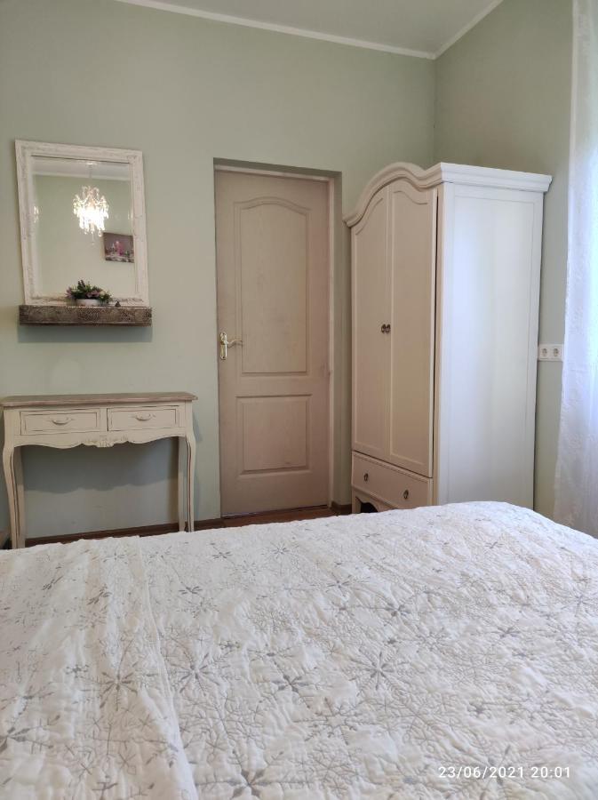 Boutigue House With Terrace And Garden Free Parking Riga