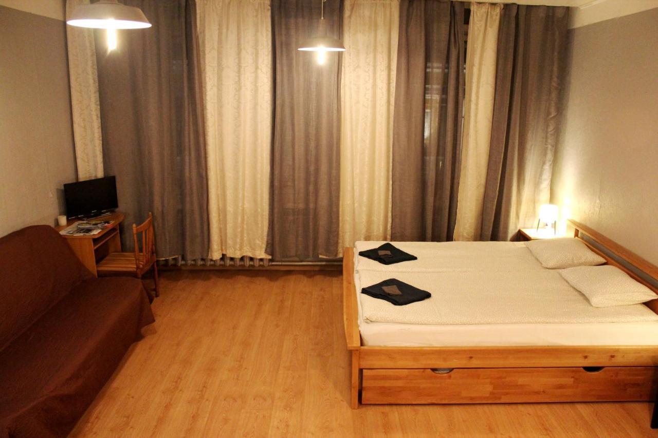 2 Apartament Old Town Apartment *