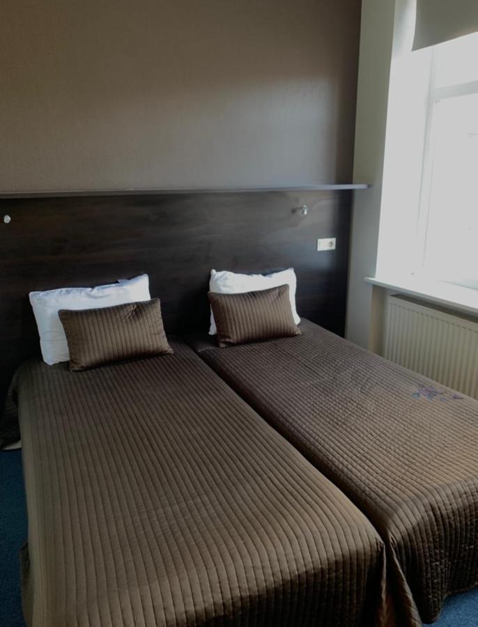 Fancy 2 Bed In Centre Apartment *