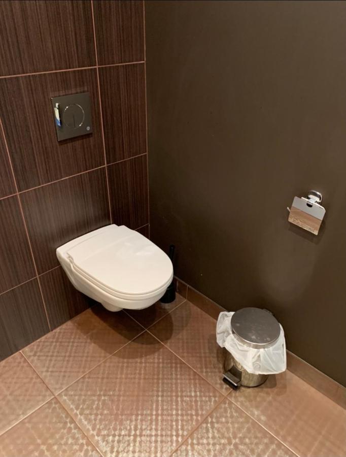 Fancy 2 Bed In Centre Apartment *